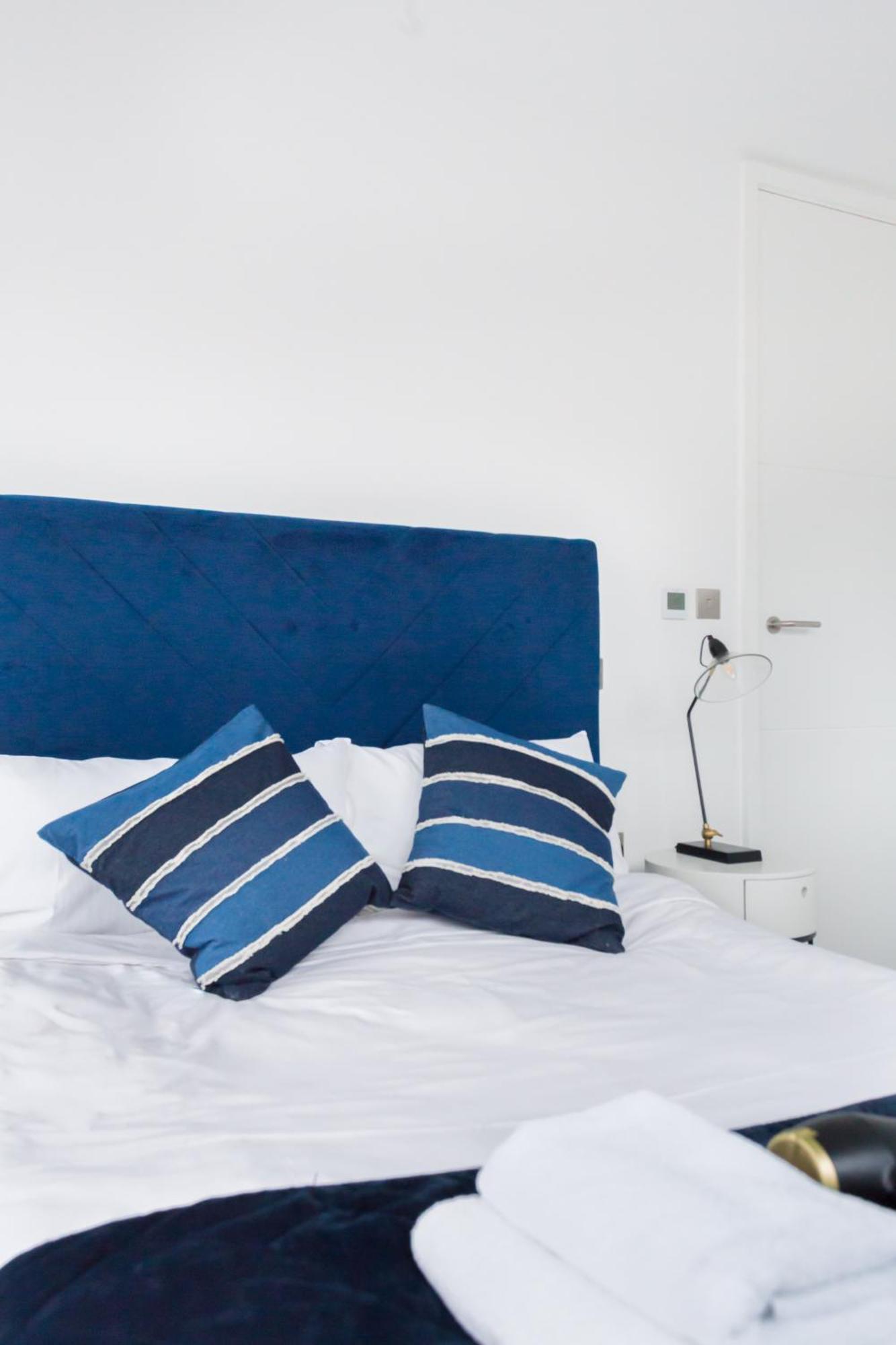 The Vale - Luxury Apartments Londra Esterno foto